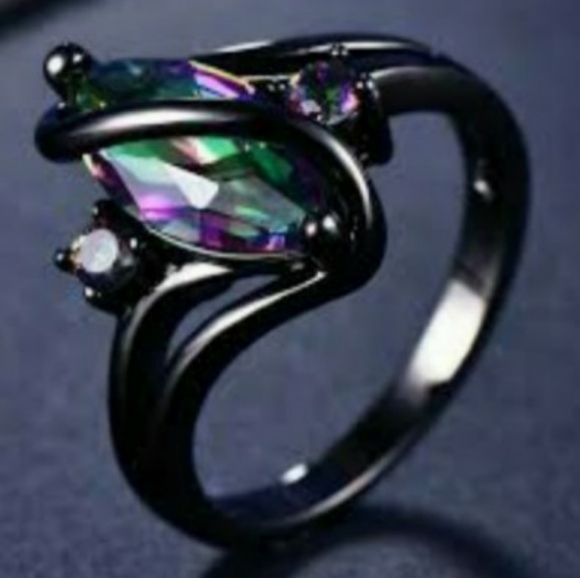 2/$30 🌸 Marquise cut topaz ring - Picture 7 of 13